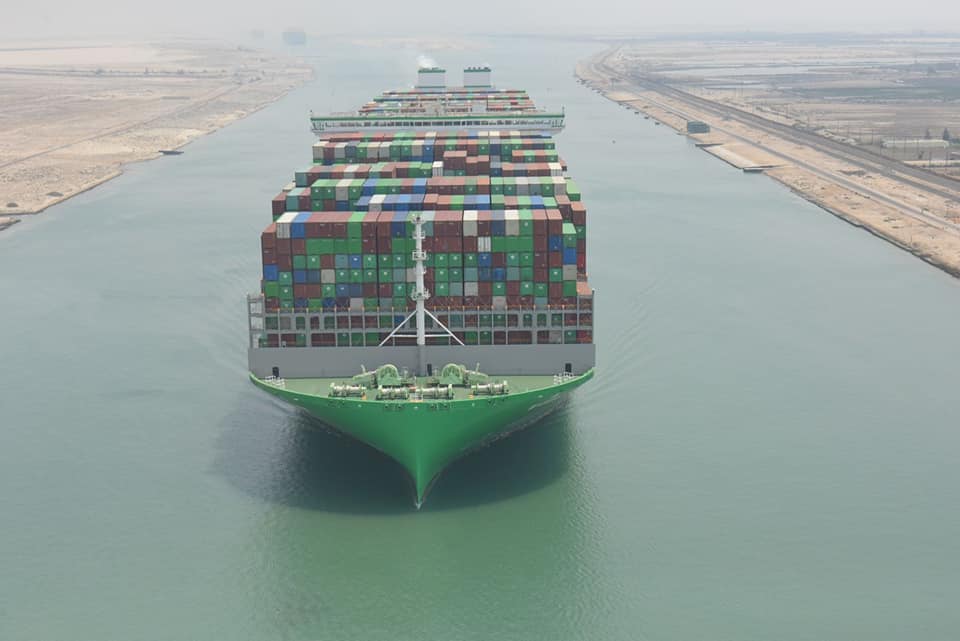 قناة السويس تشهد عبور  EVER ART أحدث وأكبر سفينة حاويات في العالم