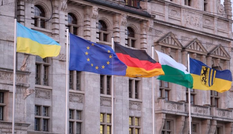 المفوضية الأوروبية تعلن خطة لرفع حصة الكهرباء إلى 46% بحلول 2040