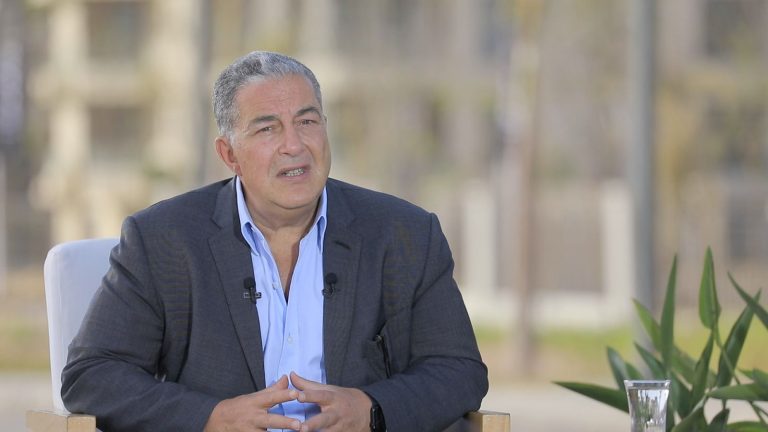لهذه الأسباب .. ياسين منصور يتوقع ارتفاع أسعار العقارات في مصر  سنوياً بنسبة تتراوح بين 10 و12% .. ويكشف  عن  خطط شركة بالم هيلز للتوسع بشراء أراضٍ جديدة على ساحل البحر الأحمر