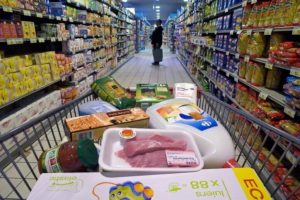 لهذه الأسباب.. أسعار السلع الأساسية في السوق المصري تشهد حالة من الاستقرار واتفاق بين التجار على تثبيت الأسعار في رمضان