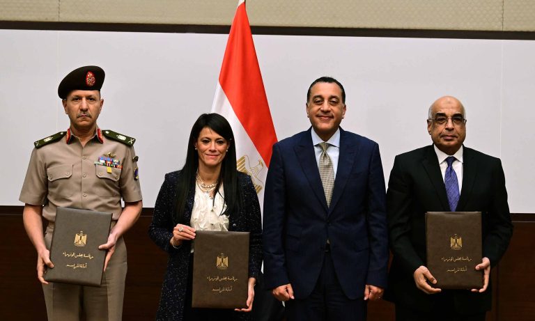 رئيس الوزراء يشهد توقيع بروتوكول تعاون ثلاثي بشأن تجهيزات البنية الفنية بمدينة العدالة الذكية بالعاصمة الإدارية الجديدة