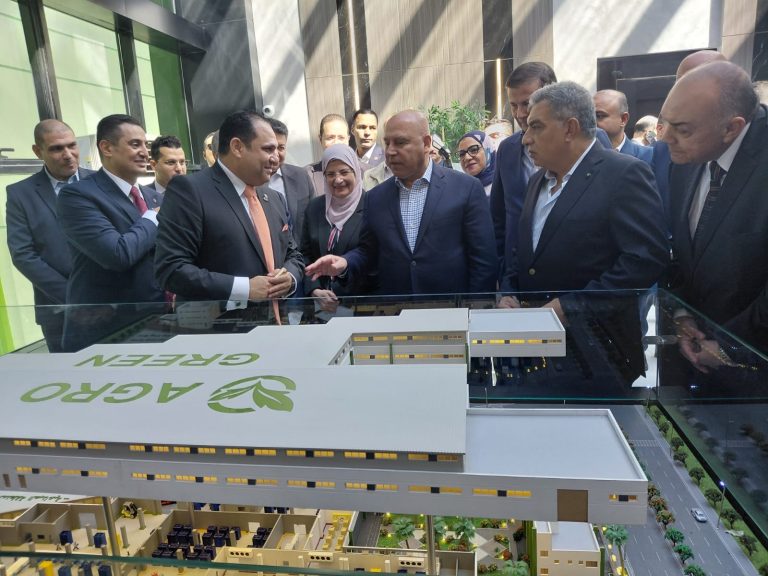 كامل الوزير  يفتتح مصنعاً لتصدير الحاصلات الزراعية و3 خطوط إنتاج دوائية بمصنع لمستحضرات التجميل بالمنطقة الصناعية بجمصة.. و يبحث مع محافظ ومستثمري الدقهلية تحديات الصناعة والمصنعين بالمحافظة وسبل حلها