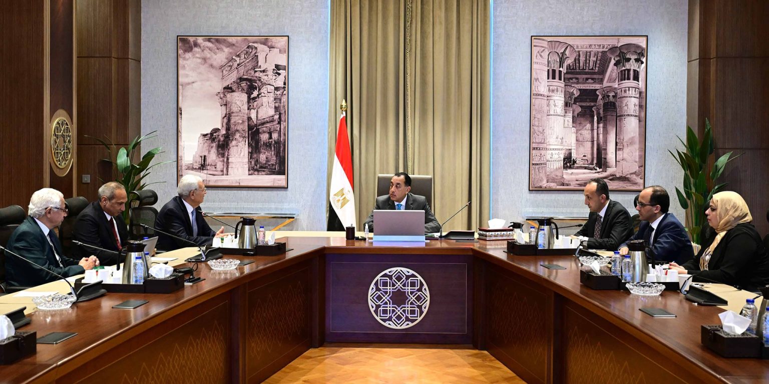 مصر .. رئيس الوزراء يستعرض جهود وخطوات تحسين الخدمات المقدمة إلكترونيا للمواطنين والمستثمرين
