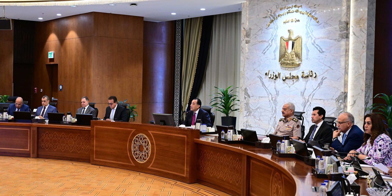 رئيس الوزراء : افتتاح المتحف المصري الكبير سيسهم في جذب المزيد من الحركة السياحية  .. وتوجيهات للمحافظين بتجهيز شاشات عرض كبري لمتابعة الفعاليات