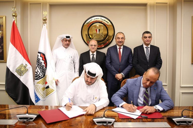 هيئة الدواء المصرية تشهد توقيع شراكة استراتيجية لتوطين صناعة المستلزمات الطبية بين “القابضة للأدوية” و”دوا” الأمريكية