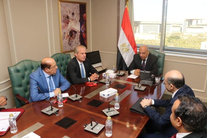 مصر تخطط  لإنشاء مجمع صناعي متكامل لإنتاج الأسمدة العضوية واستخلاص المواد الحرجة والعناصر النادرة من خامات “الكاولين” و”الجلوكونيت “