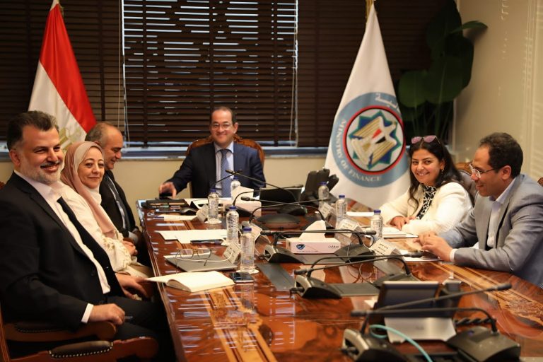 وزير المالية:  معدل النمو يتجاوز التوقعات ويسجل 4.4% بأداء قوى للتصنيع والسياحة والاتصالات وتكنولوجيا المعلومات  والقطاع الخاص يقود الاستثمارات فى مصر بمعدل نمو 73%