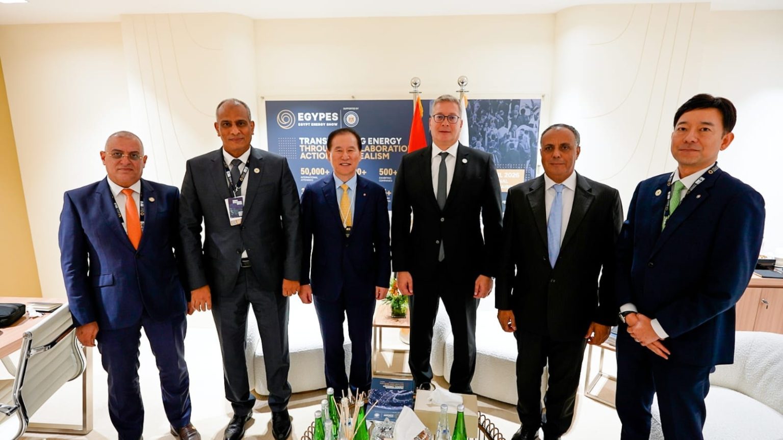 على هامش مؤتمر “أديبك 2025” في أبوظبي .. وزير البترول يعقد لقاءات مع رؤساء شركات “تكنيب انرجيز” و”هنى ويل” و مؤسسة البترول الوطنية الكورية”