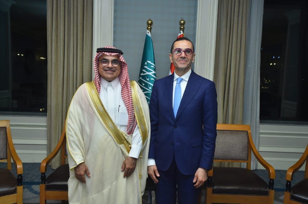 وزير الاستثمار يبحث مع مسئولين سعوديين سبل تعزيز التعاون الاستثماري والتجاري بين البلدين