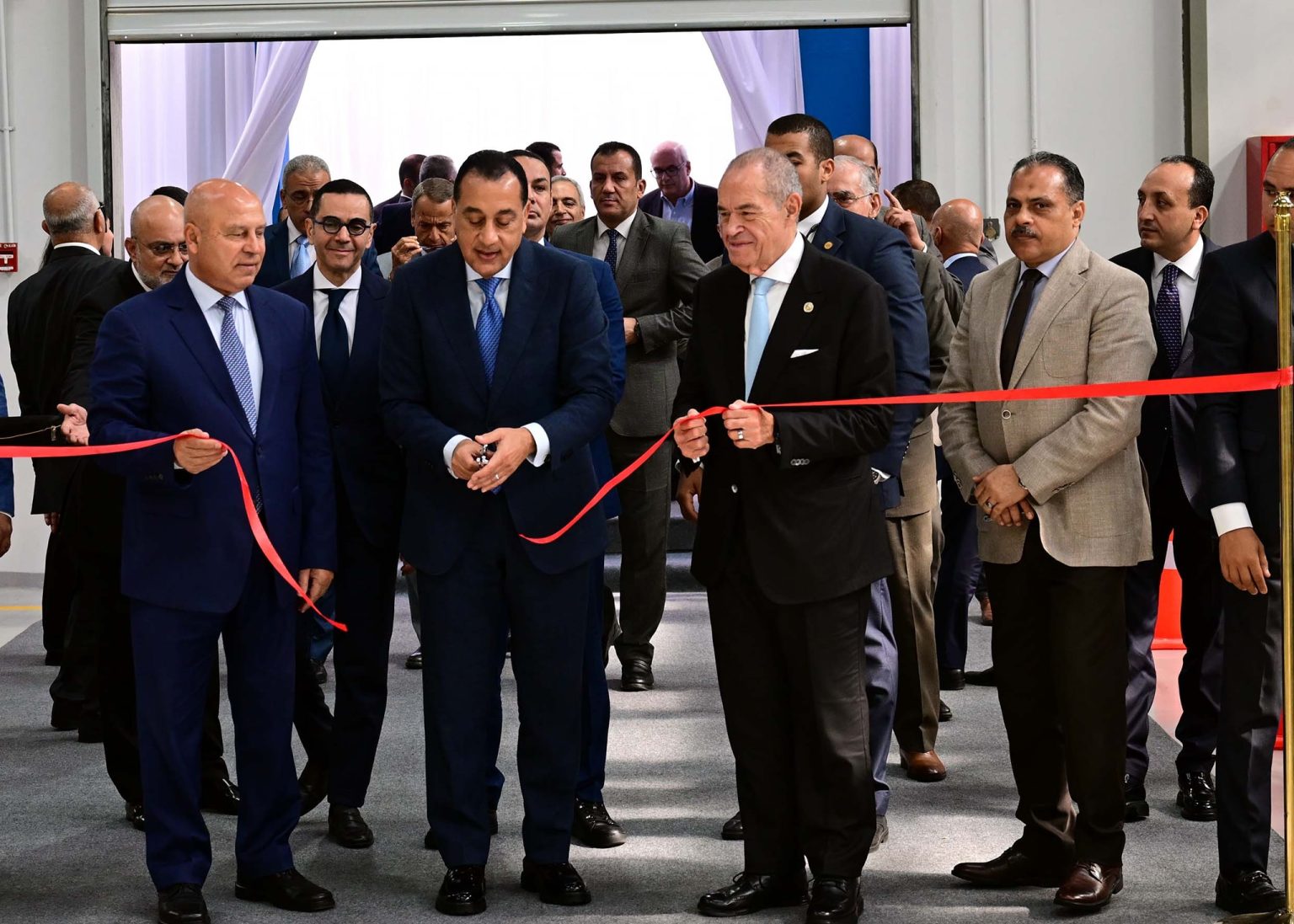 رئيس الوزراء يفتتح مصنع “المنصور لتصنيع فلاتر المركبات والفلاتر الصناعية” باستثمارات تتجاوز نصف مليار جنيه