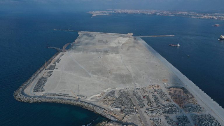 نقلة نوعية لقطاع اللوجستيات .. مشروع إنشاء محطة تحيا مصر 2 متعددة الأغراض على رصيف 100 بميناء الدخيلة