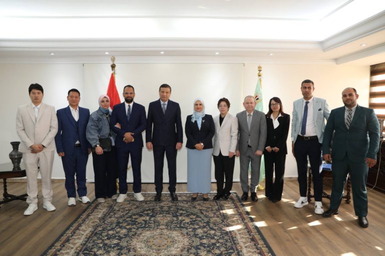 وزير الزراعة يبحث مع وفد صيني مستجدات إنشاء مصنع متطور للمبيدات بتكنولوجيا عالمية في مصر