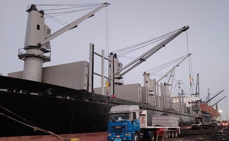 “قطاع الأعمال”: تصدير 20 ألف طن من الفحم البترولي المكلسن من إنتاج شركة الأنود الكربونية بعد إعادة تشغيلها