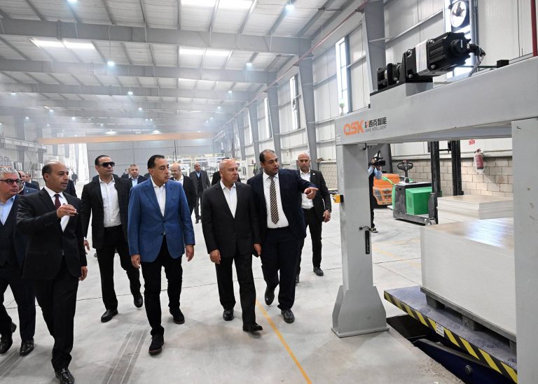 أول مصنع في مصر لإنتاج أرضيات SPC بجودة عالية .. افتتاح مشروع “كامستون” بمنطقة السخنة الصناعية باستثمارات 8 ملايين دولار