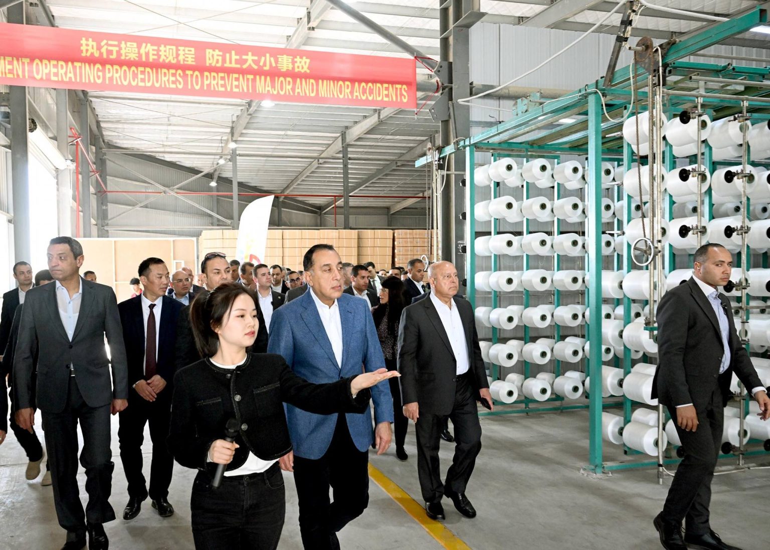 باستثمارات 20 مليون دولار .. رئيس الوزراء يفتتح مجمع “شين جين” المتكامل للمنسوجات والطباعة والصباغة بمنطقة السخنة الصناعية