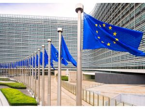 الاتحاد الأوروبي يبحث تداعيات أزمة الطاقة على قطاع الطيران والمطارات في ظل تصاعد الضغوط على الأسواق واضطراب سلاسل الإمداد