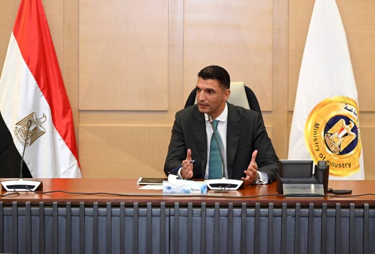 وزير الصناعة: نهج جديد لتمويل المشروعات من خلال وضع آلية تمويل جديدة مستدامة عبر تدشين الصناديق الاستثمارية الصناعية