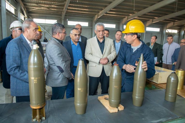 وزير الدولة للإنتاج الحربي يتابع سير العمل في “حلوان للمسبوكات” و”حلوان للأجهزة المعدنية”