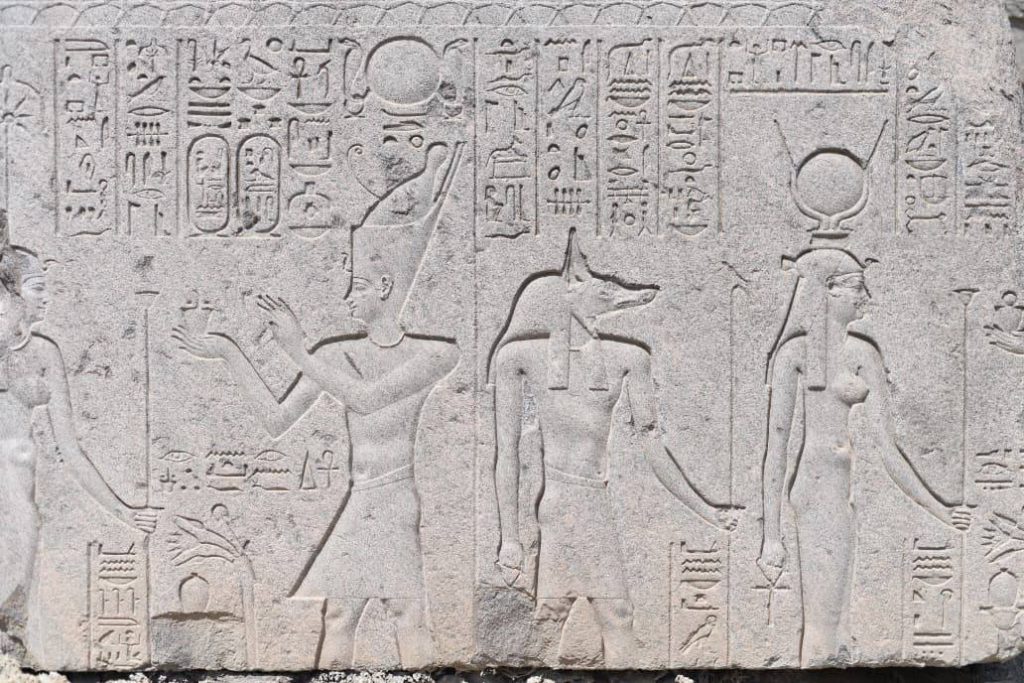 مصر تدرس إمكانية إحياء معبد بهبيت الحجارة وإعادة توظيف كتله الأثرية لإدراجه على خريطة السياحة الثقافية