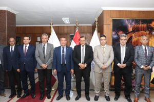 “موانئ البحر الأحمر” و “هيئة قناة السويس” يوقعان عقدًا لبناء وتوريد 4 قاطرات بحرية و 3 لنشات خدمة