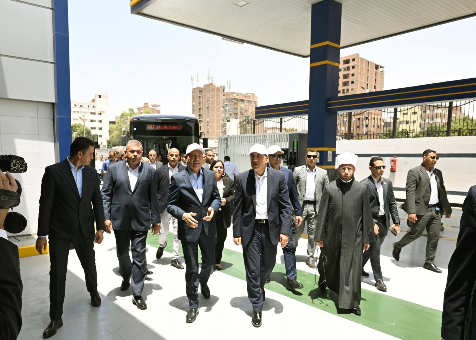 رئيس الوزراء يفتتح محطة تموين سيارات محافظة القاهرة المحوكمة .. تمثل نقلة نوعية في إدارة الموارد البترولية