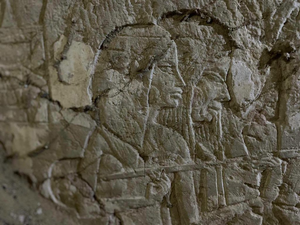 اكتشاف أثري جديد بسقارة .. البعثة الأثرية المصرية تكشف عن ثلاث مقابر صخرية من عصر الدولة الحديثة بجبانة البوباسطيون