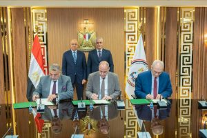 توقيع بروتوكول تعاون بين “الإنتاج الحربي” و”اتحاد الصناعات” لتعظيم الاستفادة من الإمكانيات التدريبية والتصنيعية والتكنولوجية للوزارة