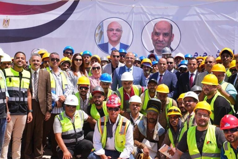 الحكومة المصرية تعتزم دمج العمالة غير المنتظمة في سوق العمل الرسمي