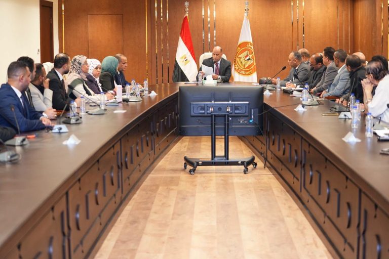 مصر ..منح شركات إلحاق عمالة بالخارج مهلة 6 أشهر لتوفيق أوضاعها.. والاستعداد لإطلاق ملتقى توظيف يوفر فرص عمل