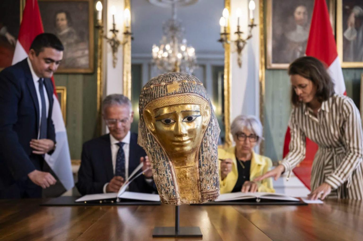 “خرج بطرق غير مشروعة” .. مصر تنجح في استرداد قناع ذهبي أثري من سويسرا